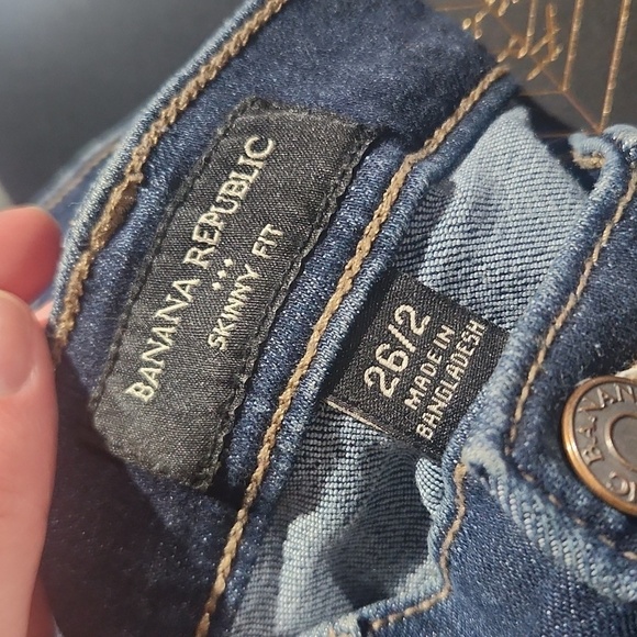 Banana Republic Denim - Banana Republic Skinny Fit Size 26/2 Jeans